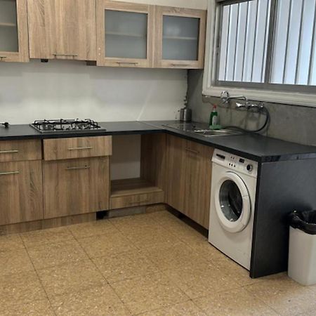 Unique City Hostel 100 Meters From Beach Larnaca Extérieur photo