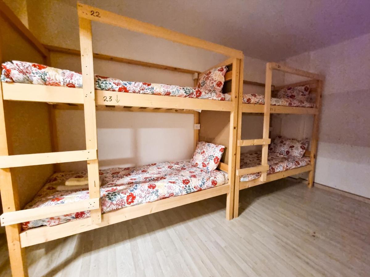 Unique City Hostel 100 Meters From Beach Larnaca Extérieur photo