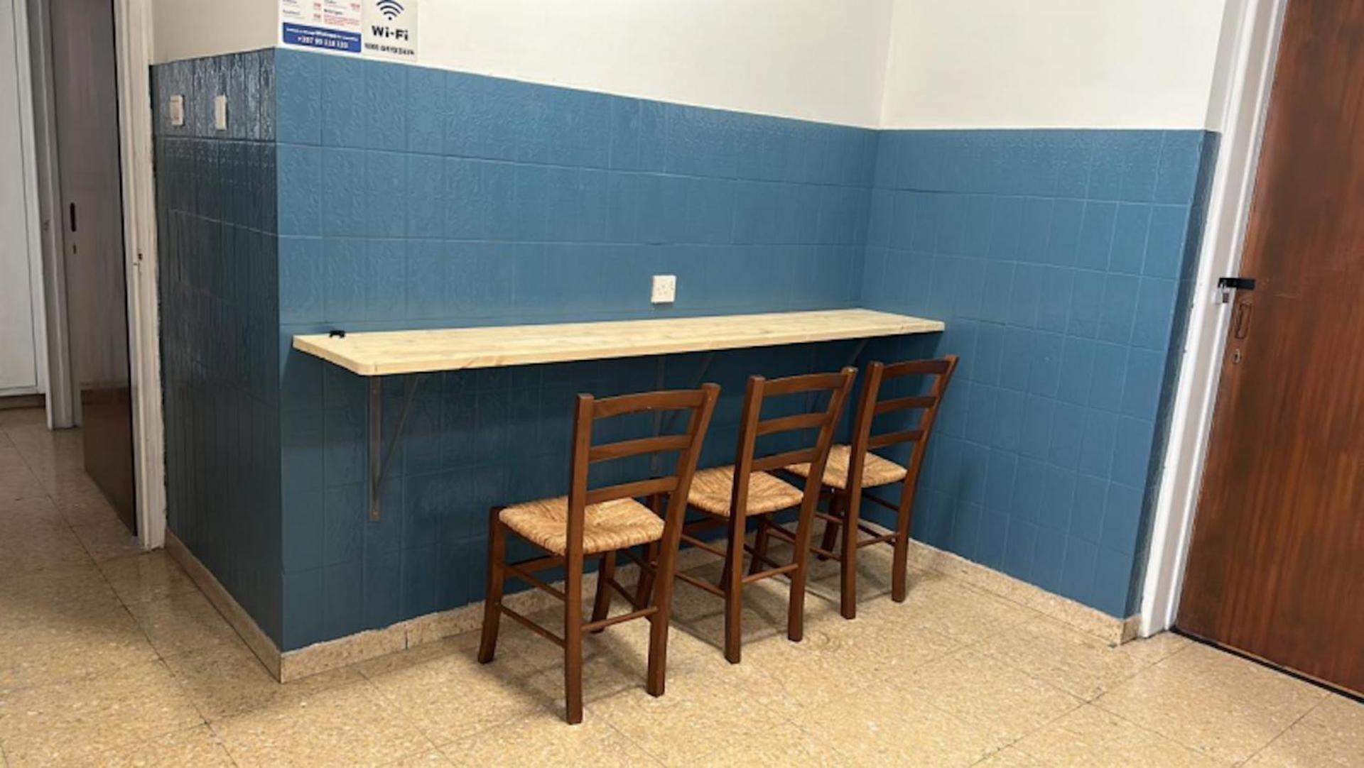 Unique City Hostel 100 Meters From Beach Larnaca Extérieur photo